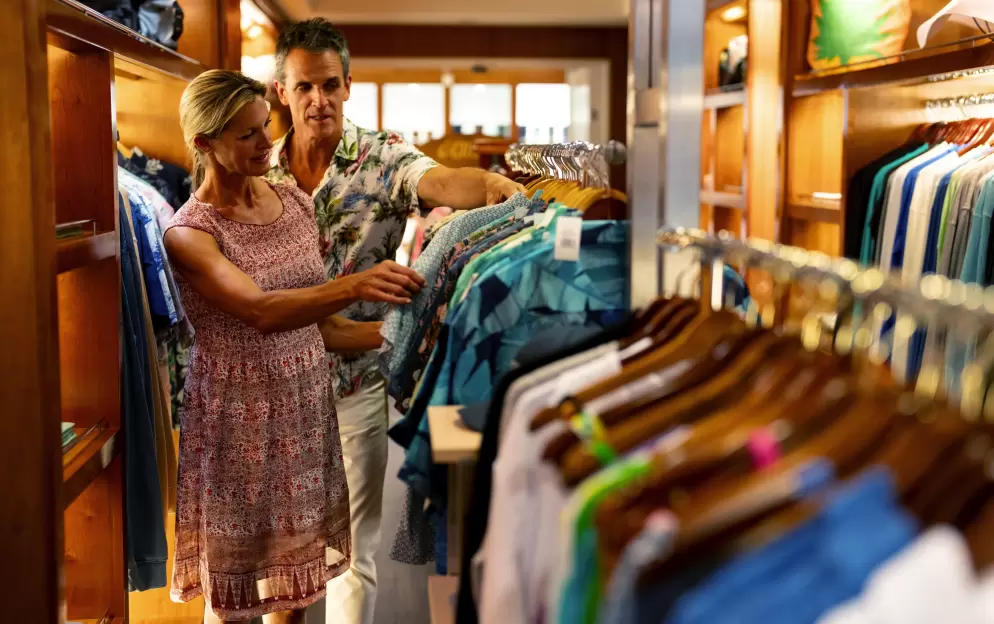 Paul Gauguin Cruises MS Paul Gauguin La Boutique 1 ©Paul Gauguin Cruises.jpg